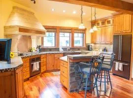 Suncadia 5 Bdrm Lodge Inspired Home with Golf Course Views