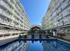 Seaview Amani Grand Resort Residences 3-5mins from airport, hotelli kohteessa Mactan