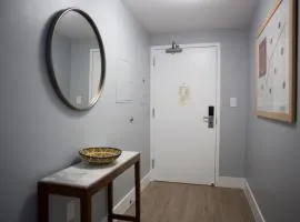 Gorgeous Coconut Grove 3 bedroom Condo with amazing views Parking Included