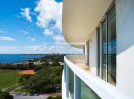Coconut Grove 2 bedroom Apartment Amazing Views Includes Parking