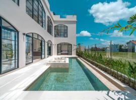 Le Mansion: Mediterranean Luxury in Seseh, hotel in Munggu