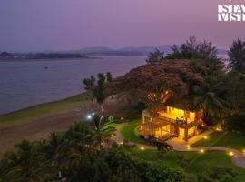 StayVista at Exotica Kabini - All Meals Included, hotel with parking in Antarasante