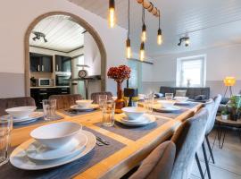 Lava-Lodge (Ferienhaus), chal&eacute; alpino em Rieden