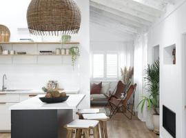 The Lodge Noosa ~ Coastal Luxe in Noosas Heart、ヌーサヘッズのシャレー