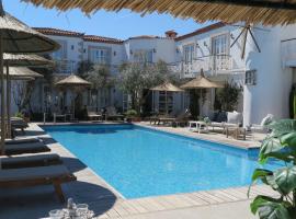 Bay C, hotel with jacuzzis in Alacati
