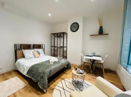 La ruche Arrageoise - Parking gratuit - Cozy - Grand lit - Long séjour, goedkoop hotel in Arras