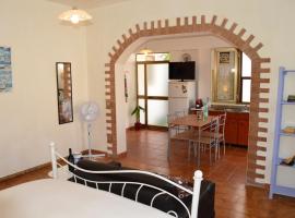 Stefania Guest House, apartment in Giba