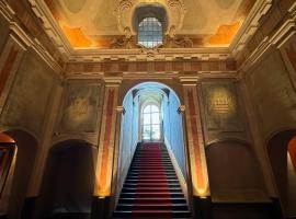 Hotel Palazzo Durazzo Suites, luxury hotel in Genova