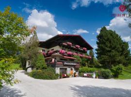 Pension Zirbenhof, hotel perto de Ramsau Beach, Ramsau am Dachstein
