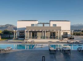 Pura Vida Villa, with 2 Pools, Jacuzzi & Sauna, By ThinkVilla, hotel en Panormos Rethymno