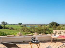 Maison de famille donnant sur le Golf et le Fier d'Ars dans un parc de 7500m2, villa in Les Portes