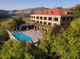 Terre Brune Hotel, hotel din Kfardebian