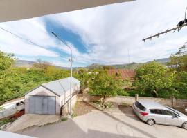 New Garni 2, hotel in Garni