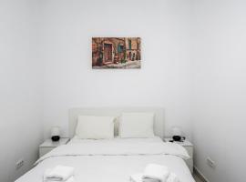 Urban Walls Apartments 5C