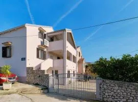 3 Bedroom Nice Apartment In Mali Losinj