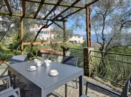 Lovely Home In Camogli With Wifi