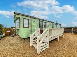 6 Berth Dog Friendly Caravan In Hunstanton, Minutes From The Beach Ref 13013l