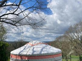 La Yourte de la Mariotte, hotel en Montredon