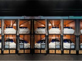 Capsuleaccom Hostel, hotelli Gold Coastilla