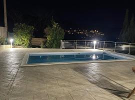 villa catalane avec piscine, hotel en Amélie-les-Bains-Palalda