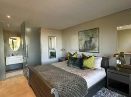 Luxury Vineyard Apartment, luxury hotel in Cape Town