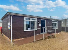 5 Berth Dog Friendly Lodge In Hunstanton By The Beach Ref 13015rn, chata v destinaci Hunstanton