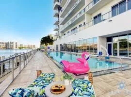 Wrap Around Balcony - 2Br - Amazing Views - Pools