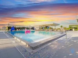 Amazing Pool - Gym - Hot Tub - Near Beach