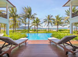 Abogo Champa Villa Beach Da Nang, hotel with jacuzzis in Da Nang