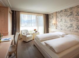 Salzburgerhof, das 5-Sterne Hotel von Zell am See，位于滨湖采尔的海滩酒店