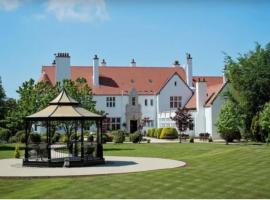 Lochgreen House Hotel & Spa, hotel with jacuzzis in Loans