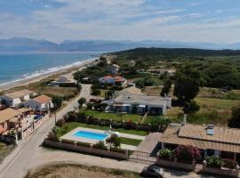 Almyra Beach House Corfu, ваканционно жилище в Almiros Beach