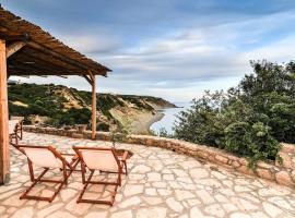 House Petrino, a beach house with majestic view, hotel in Tsoútsouros