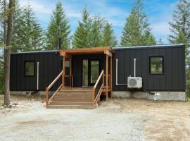 One of Four Cabins on 40 Acres - Rent some or all for larger groups - Close to downtown, villa in Whitefish