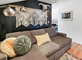 Spacious Studio Unit 5 with Gorgous Canyon Views