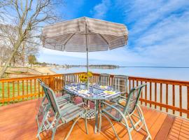 Riverfront Colonial Beach Home with Private Beach!, beach hotel in Colonial Beach