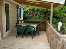 Mobile-Home 4 personnes Camping 5*, hotel in Saint-Georges-de-Didonne