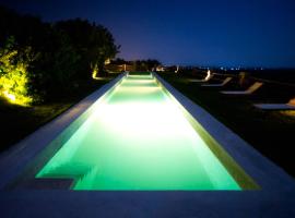 Tenuta Busulmone con piscina Val di Noto Villa & suits, hotel sa Noto