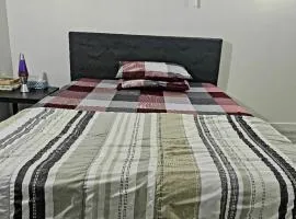 Bright and Cozy Room with Free Parking