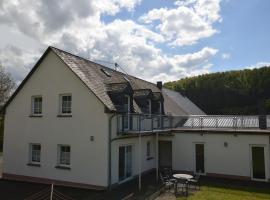 Cosy holidayhome near the forest, hotel with parking in Zendscheid