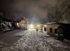 Casa bunicilor/ Grandparent’s house, chalet i Zăbala