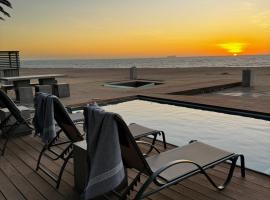 Beachfront Luxury Oasis, hotel v destinaci Rand Rifles