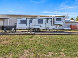 Cozy 2-Guest RV on Nature Farm, hotel in Pine Grove