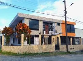 Amplio y cómodo departamento en planta baja con garaje