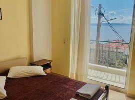 Tasos Manaritsas Rooms, apart-hotel em Khrónia