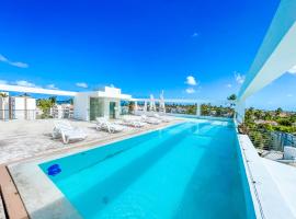 DUCASSI SUITE Sol Karibe SUITES STUDIOS TROPICANA Rooftop POOL WiFi Beach & SPA, hotel v Punta Cana