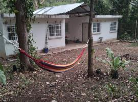 CASA RIO, hotel in Escuintla