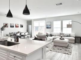 NEW Luxurious 5BR/3BATHES Home, Spacious and Retreat location with Modern Amenities, апартамент в Онтарио