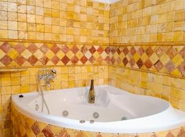 Casa Cueva The Exclusive Royal Andalusian Cave, hotel with jacuzzis in Alcudia de Guadix
