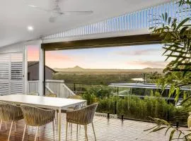 Sunset Lagoon ~ Noosa Luxury with Stunning Views